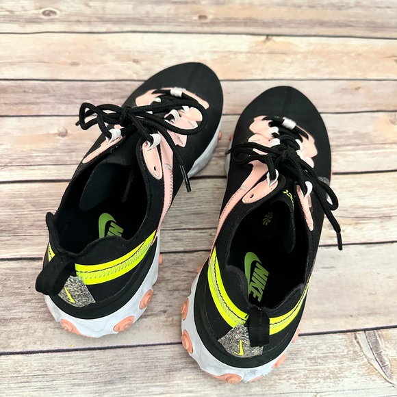 WMNS REACT ELEMENT 55 PRM - Picture 2 of 4